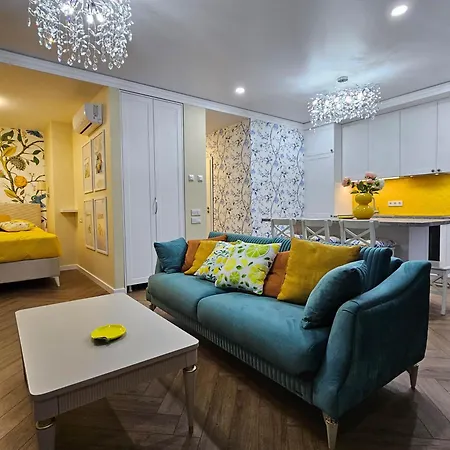 Designer By The Sea Apartment